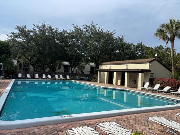 3117 Cocoplum Cir 33101, Coconut Creek FL 33063