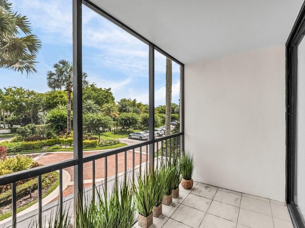 6895 Willow Wood Drive 1023, Boca Raton FL 33434