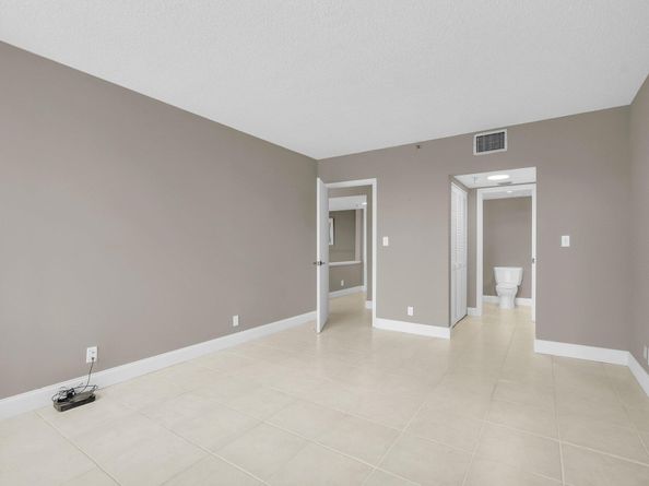 6895 Willow Wood Drive 1023, Boca Raton FL 33434