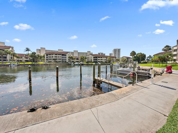 1124 Marine Way W D2r + Boat Slip 19, North Palm Beach FL 33408