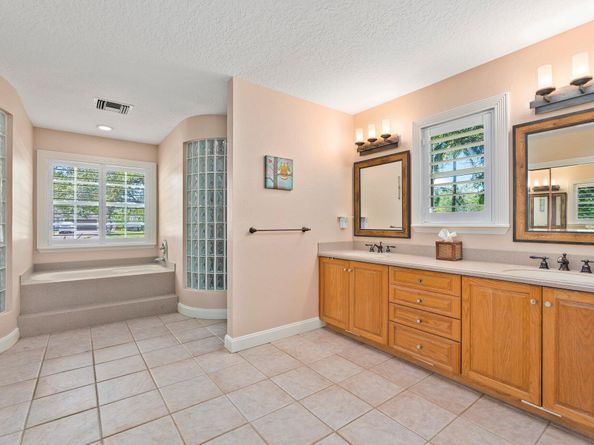 16673 75th Way N, Palm Beach Gardens FL 33418
