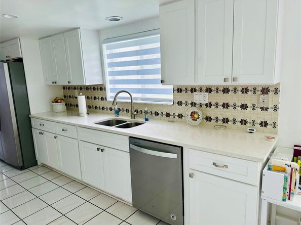 13309 NW 8th Ct, Sunrise FL 33325