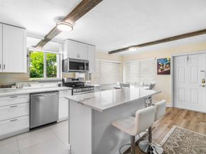 2020 Lake Osborne Drive 10, Lake Worth Beach FL 33461