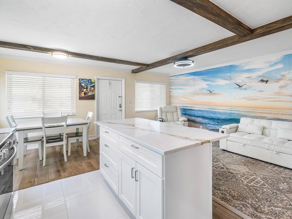2020 Lake Osborne Drive 10, Lake Worth Beach FL 33461