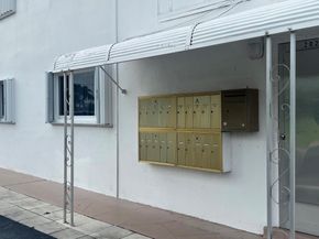 2020 Lake Osborne Drive 10, Lake Worth Beach FL 33461