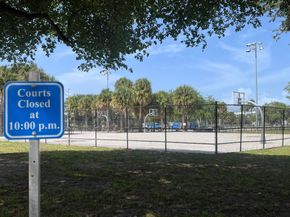2020 Lake Osborne Drive 10, Lake Worth Beach FL 33461