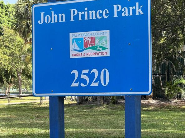 2020 Lake Osborne Drive 10, Lake Worth Beach FL 33461
