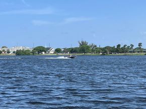 2020 Lake Osborne Drive 10, Lake Worth Beach FL 33461