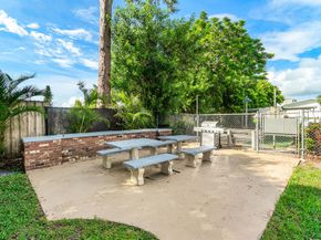 2020 Lake Osborne Drive 10, Lake Worth Beach FL 33461