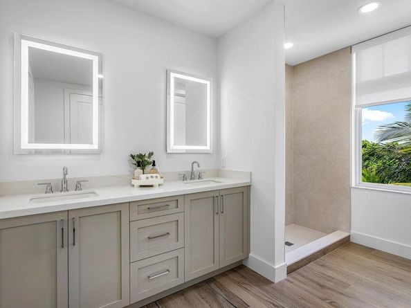 184 Lake Drive 3302, Palm Beach Shores FL 33404