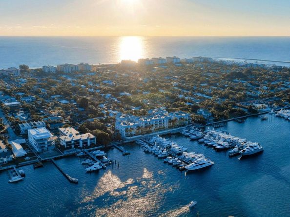 184 Lake Drive 3302, Palm Beach Shores FL 33404