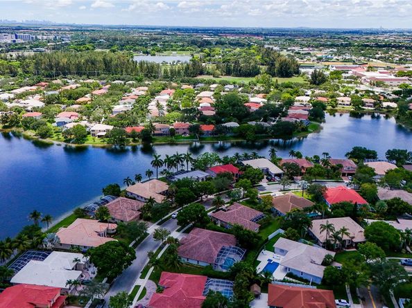 2100 NW 127th Avenue, Pembroke Pines FL 33028