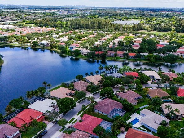 2100 NW 127th Avenue, Pembroke Pines FL 33028