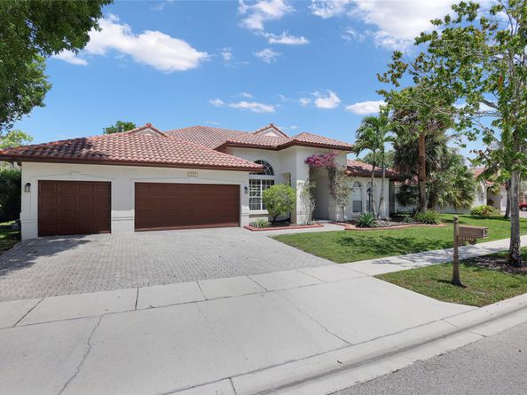2100 NW 127th Avenue, Pembroke Pines FL 33028