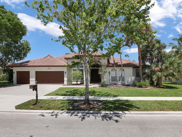 2100 NW 127th Avenue, Pembroke Pines FL 33028