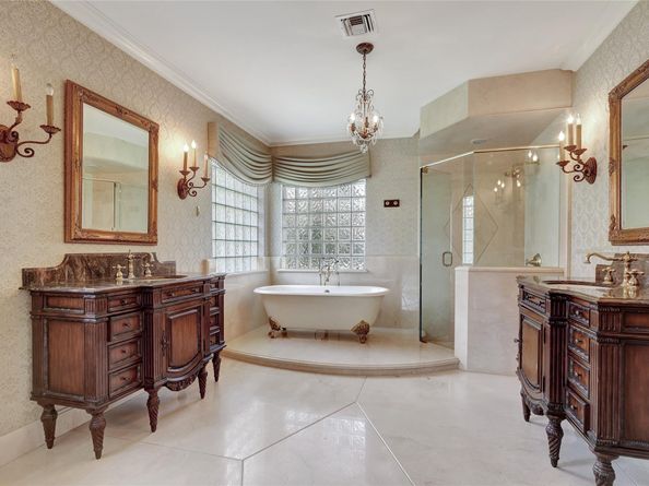 2100 NW 127th Avenue, Pembroke Pines FL 33028