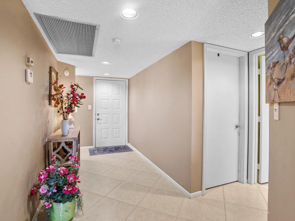 1601 Abaco Dr D4, Coconut Creek FL 33066