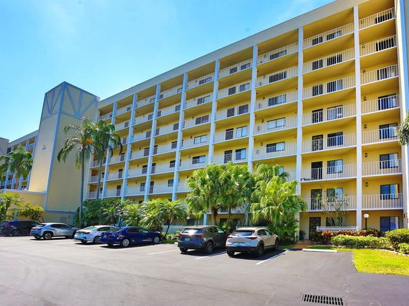 7290 Kinghurst Drive 407, Delray Beach FL 33446