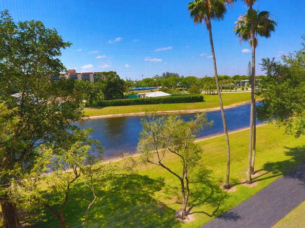 7290 Kinghurst Drive 407, Delray Beach FL 33446
