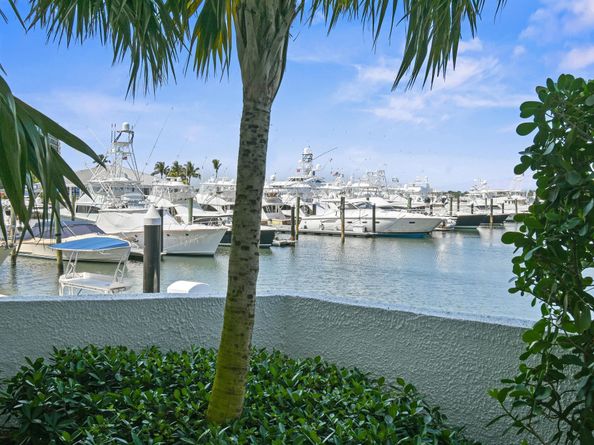 108 Lakeshore Drive 140, North Palm Beach FL 33408