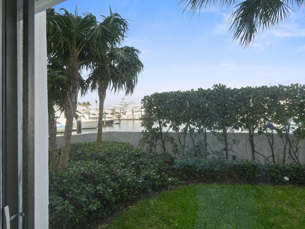 108 Lakeshore Drive 140, North Palm Beach FL 33408