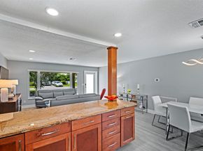 81 NW 37th St, Oakland Park FL 33309