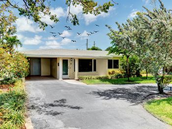 81 NW 37th St