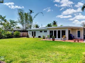 81 NW 37th St, Oakland Park FL 33309
