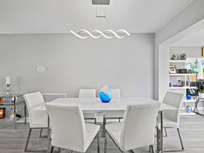 81 NW 37th St, Oakland Park FL 33309