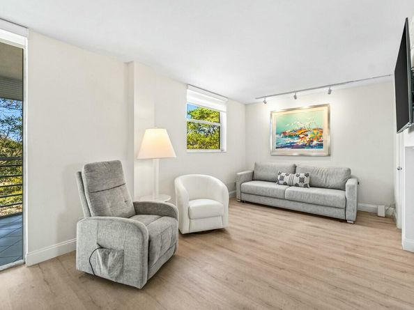 6461 NW 2nd Ave Avenue 411, Boca Raton FL 33487