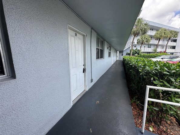 117 Royal Park Dr 1F, Oakland Park FL 33309