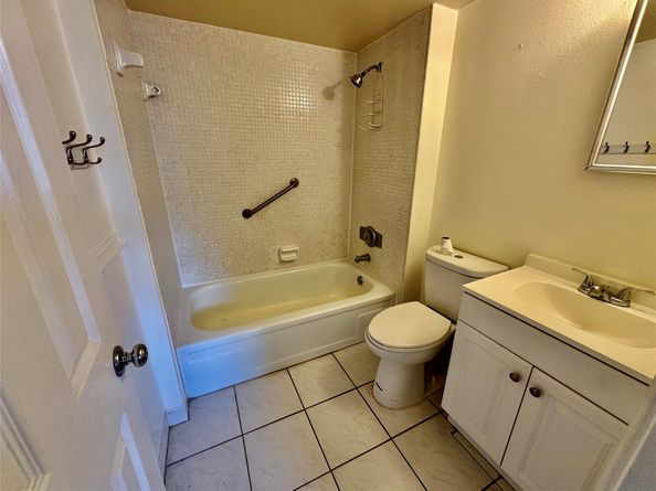 117 Royal Park Dr 1F, Oakland Park FL 33309