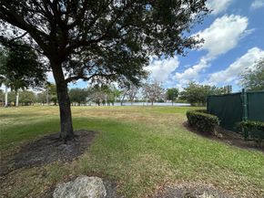 117 Royal Park Dr 1F, Oakland Park FL 33309
