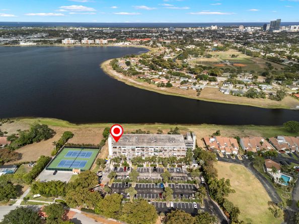 1830 Embassy Drive 607, West Palm Beach FL 33401
