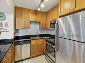 1830 Embassy Drive 607, West Palm Beach FL 33401