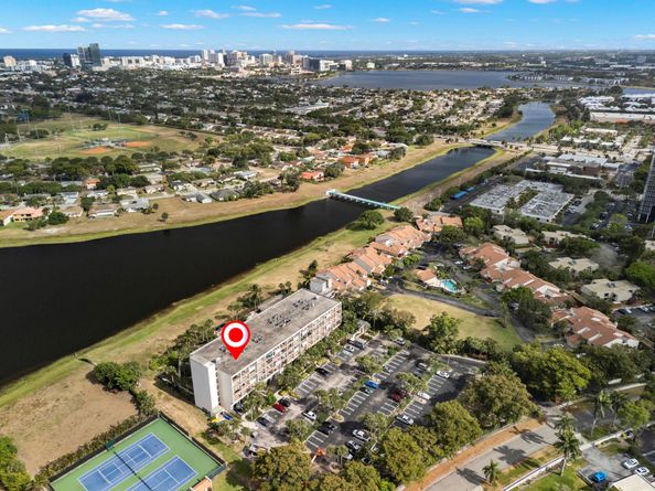 1830 Embassy Drive 607, West Palm Beach FL 33401