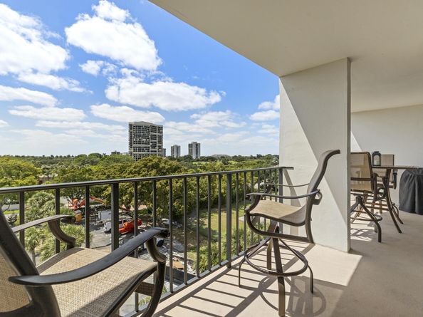 1830 Embassy Drive 607, West Palm Beach FL 33401