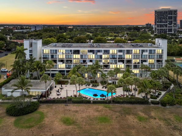 1830 Embassy Drive 607, West Palm Beach FL 33401