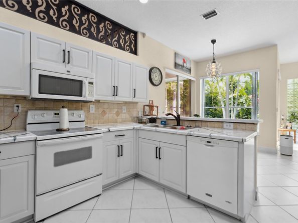 4964 NW 108th Ter, Coral Springs FL 33076