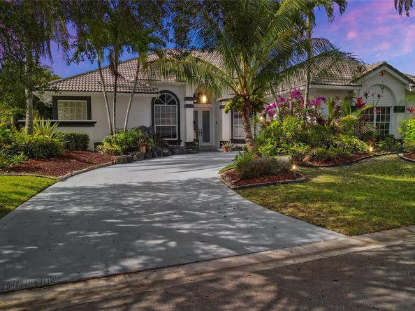 4964 NW 108th Ter, Coral Springs FL 33076
