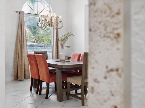 4964 NW 108th Ter, Coral Springs FL 33076