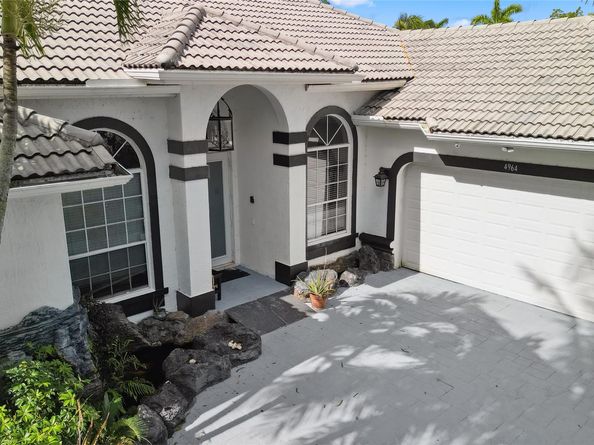 4964 NW 108th Ter, Coral Springs FL 33076