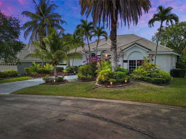 4964 NW 108th Ter, Coral Springs FL 33076