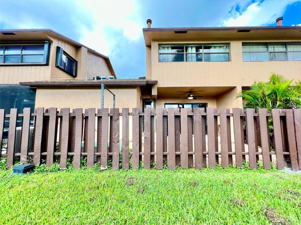 7750 NW 79th Ave H5, Tamarac FL 33321