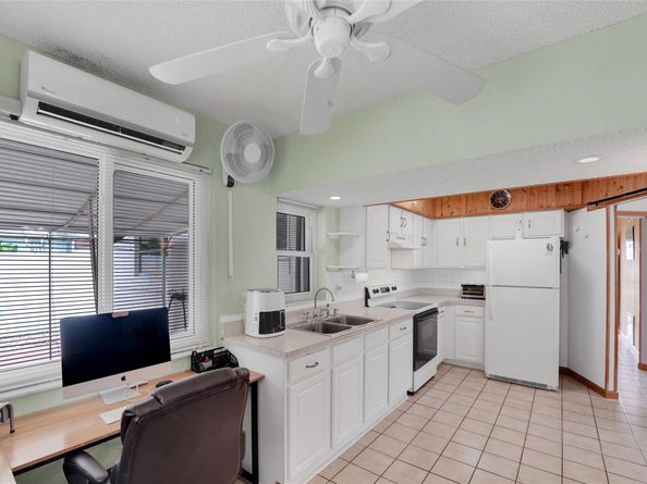 2011 N 31st Ave, Hollywood FL 33021