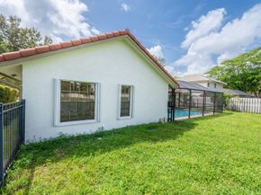 1041 Amherst Ave, Davie FL 33325