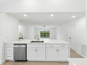 1041 Amherst Ave, Davie FL 33325