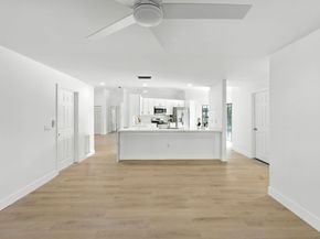1041 Amherst Ave, Davie FL 33325