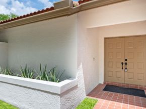 1041 Amherst Ave, Davie FL 33325