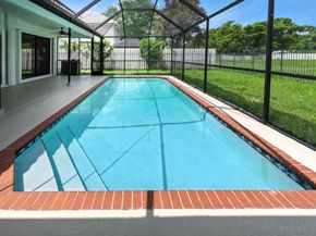 1041 Amherst Ave, Davie FL 33325